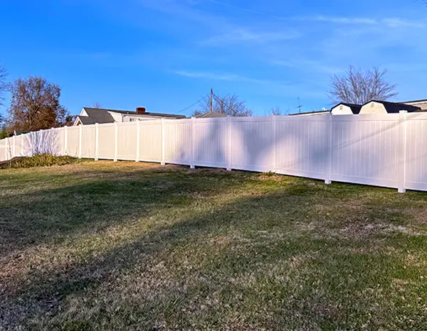 Vinyl fence installed with i Drive Power System steel posts